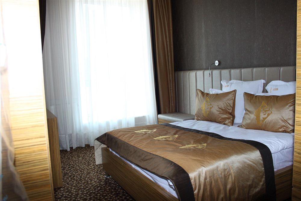 Darkmen Hotel Odessa โอเดสซา ภายนอก รูปภาพ